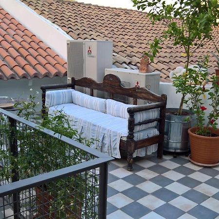 Under The Acropolis, Tiny Room, Big Terrace Athens Exterior photo