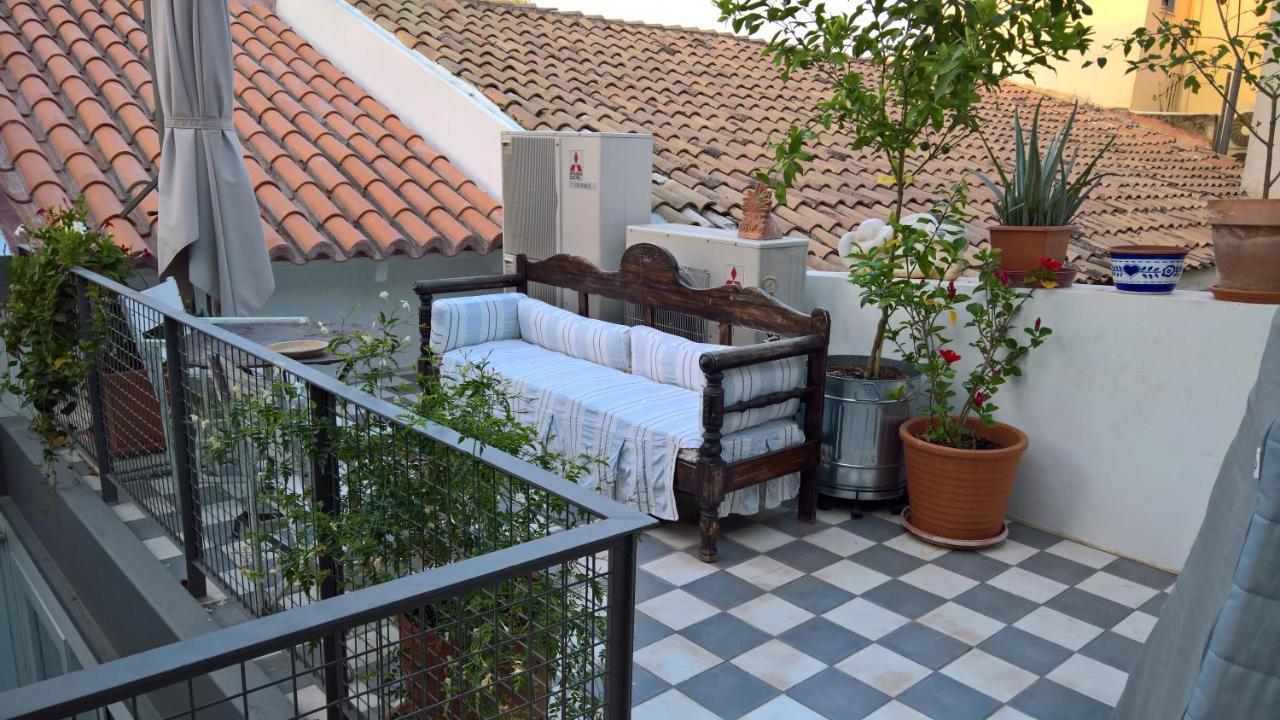 Under The Acropolis, Tiny Room, Big Terrace Athens Exterior photo